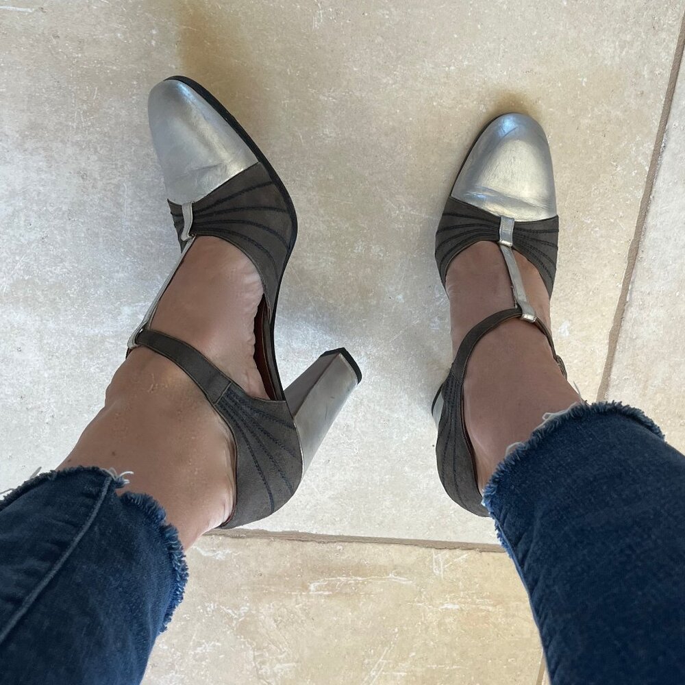 DAVIDS Vintage Suede and Leather Silver and Grey Heels Size 8.5 EUC